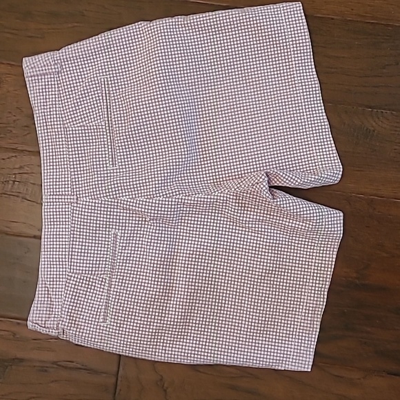 Old Navy High-Rise Everyday Short mauve/white seersucker size 10 - Picture 2 of 7